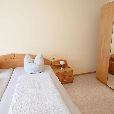 Moseltal By Ascar Cusa * Bernkastel-Kues